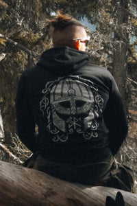 Pierre mesure 180cm et porte du M