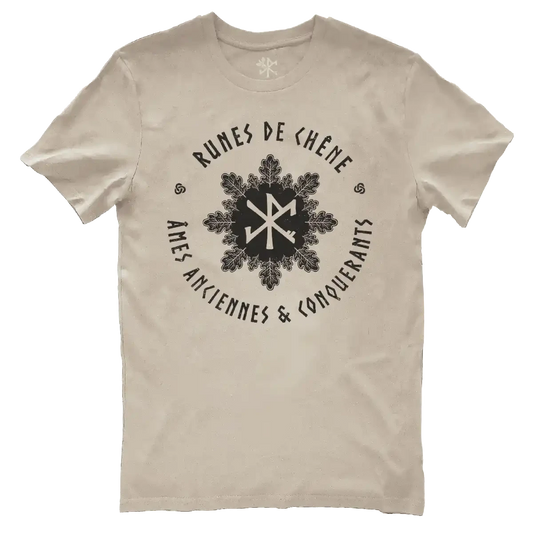 Dessin couronne de chêne en noir sur un t-shirt desert de la marque Runes De Chêne imprimé en France sur un textile d'agriculture éco-responsable en 100% coton brossé